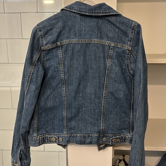 Authenic LEVI Jean Jacket - Picture 2 of 3